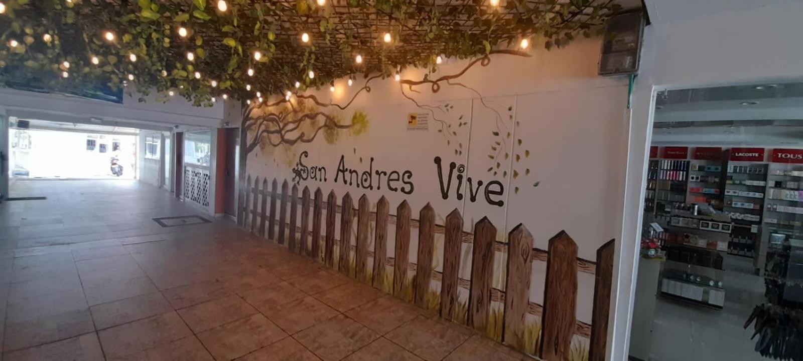 San Andres Vive Paradise Habitaciones Con Bano Privado A 80Mts De La Playa Principal Exterior photo